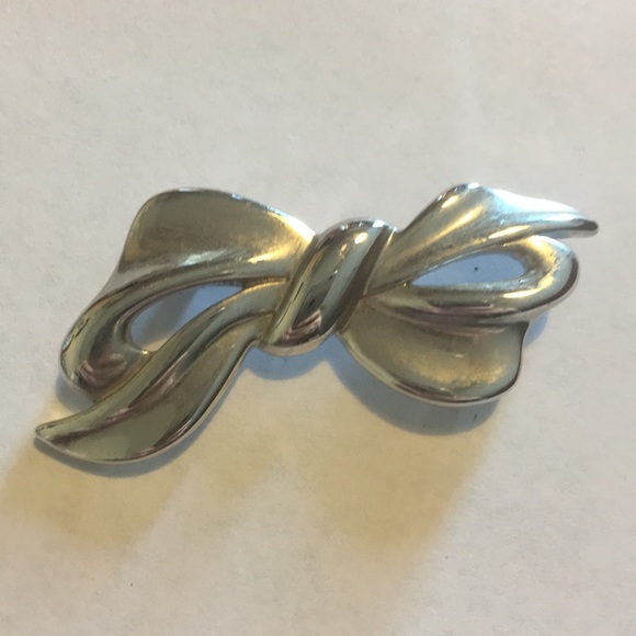 Silver Ribbon - Picture 1 of 3
